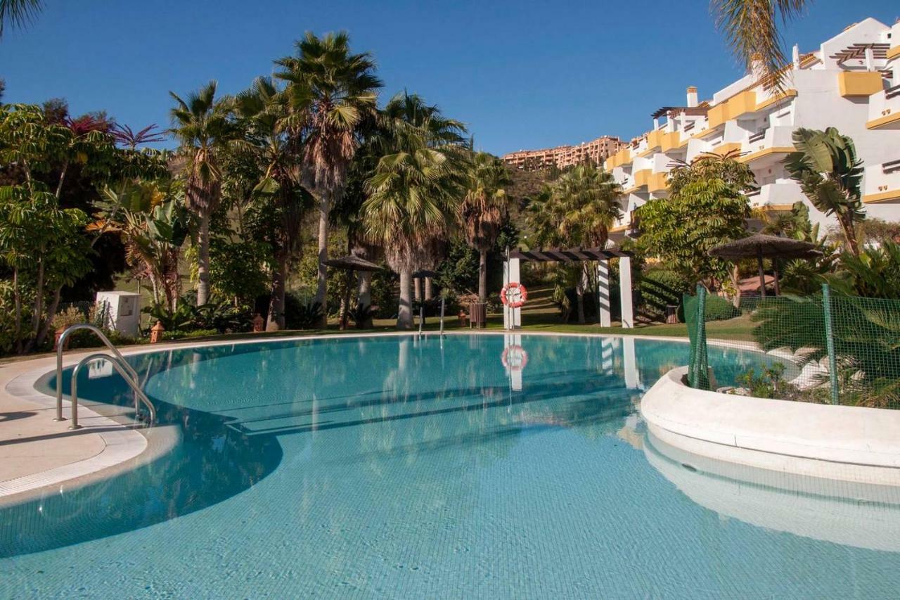 Calanova Sunny Apartment Михас Экстерьер фото